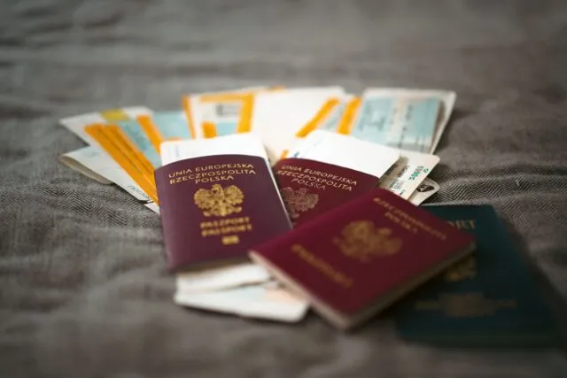 Ce documente verifici înainte să pleci într-o călătorie în afara UE — Revista Voyage Voyage