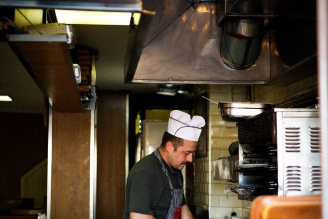 Cum reduci risipa alimentară într-un restaurant fără să afectezi calitatea — Revista Voyage Voyage
