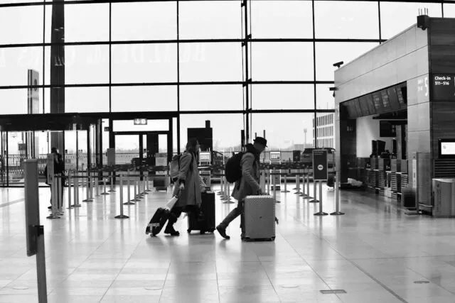 Photo lost luggage airport procedure