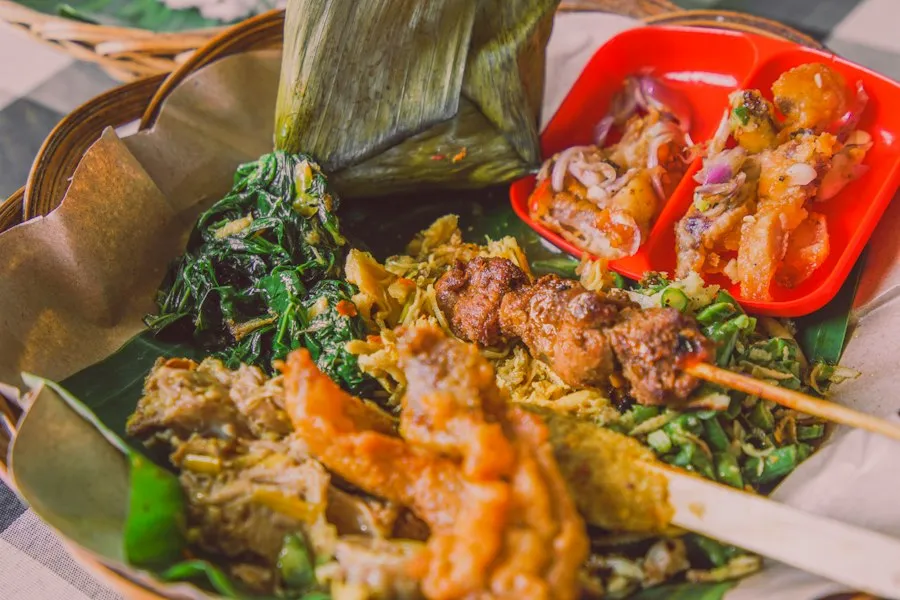 Photo common local cuisine mistakes